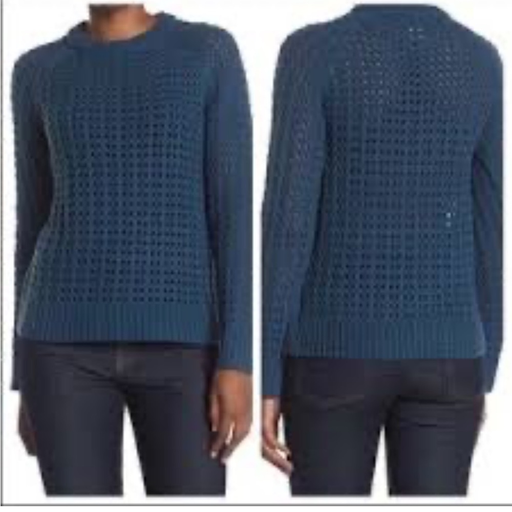 • Club Monaco • Women’s Open Stitch Sweater
Blue Small